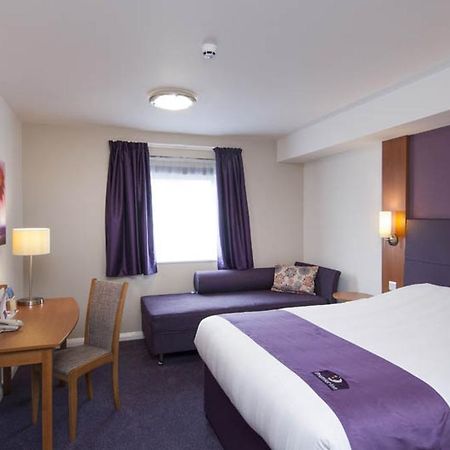 Premier Inn Birmingham South - Hall Green Exterior foto