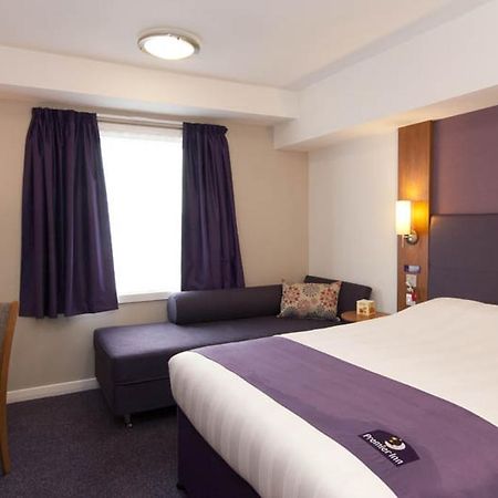 Premier Inn Birmingham South - Hall Green Exterior foto